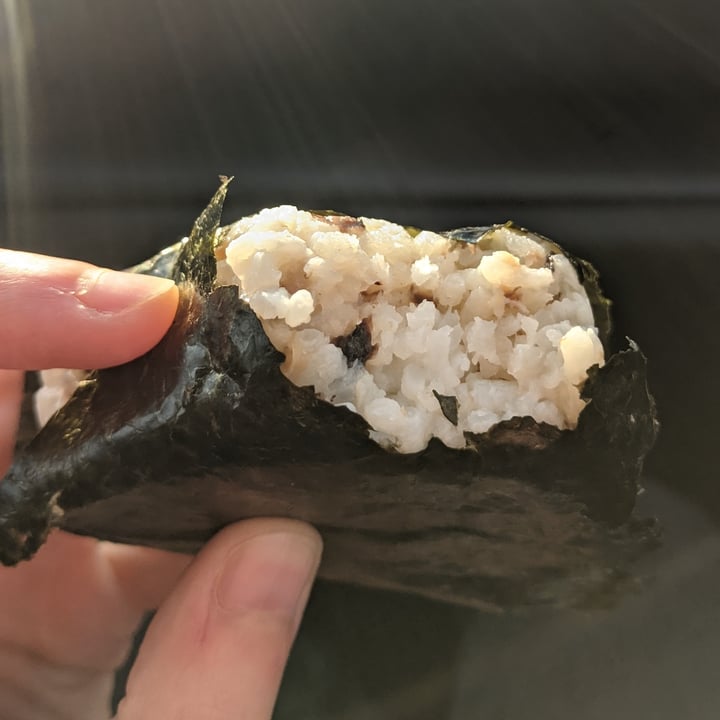 photo of Natsu Onigiri Shitake Sojasauce shared by @esclaire on  22 Dec 2021 - review