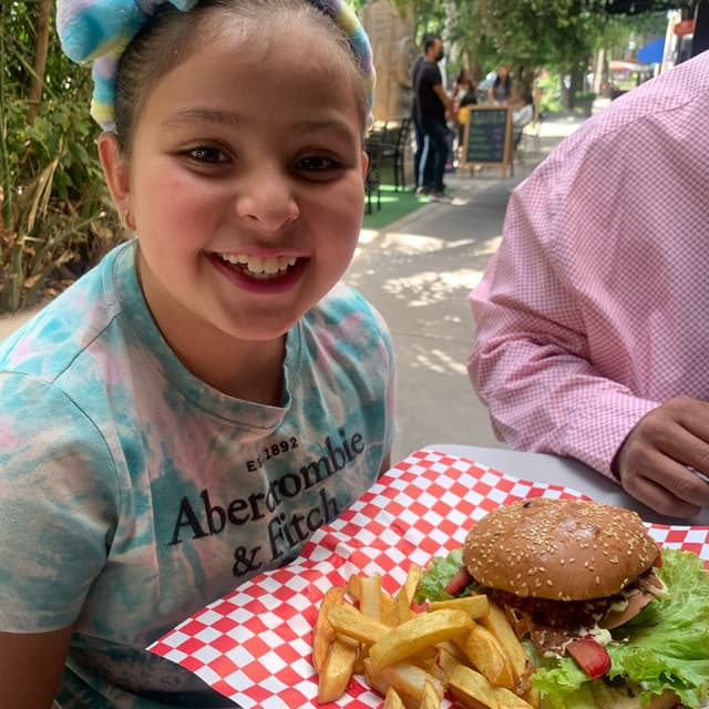 Foto del piatto “hamburgesa beyond meat”