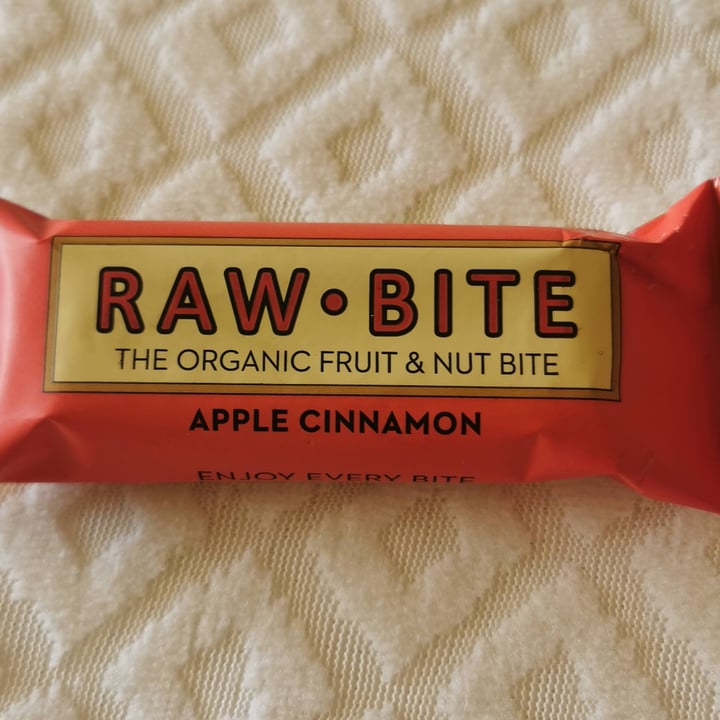 photo of Raw Bite Raw Bite Apple Cinnamon shared by @-mandragola- on  26 Jul 2022 - review