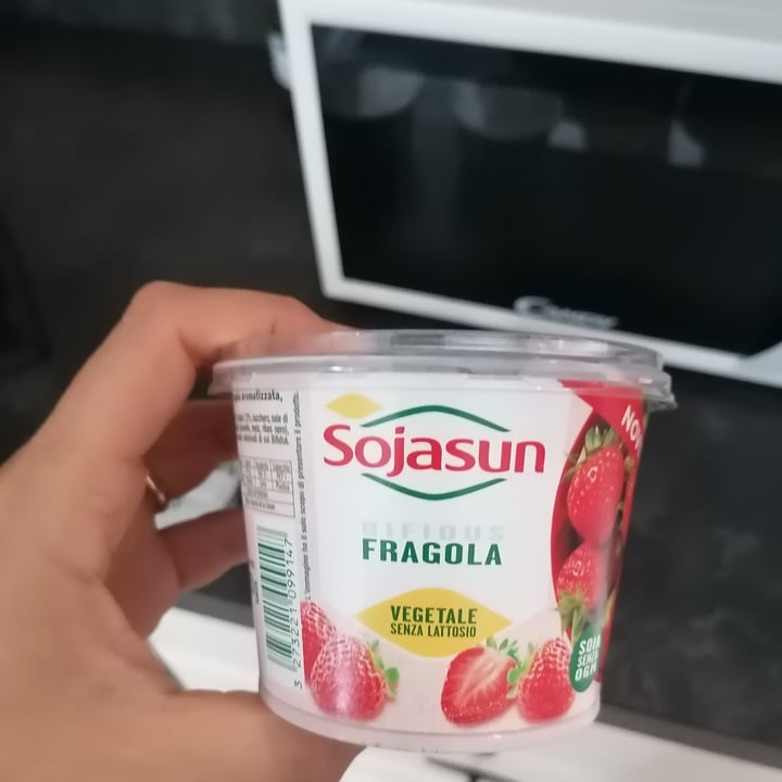 photo of Sojasun Bifidus fragola shared by @ilariabo on  14 Jul 2022 - review