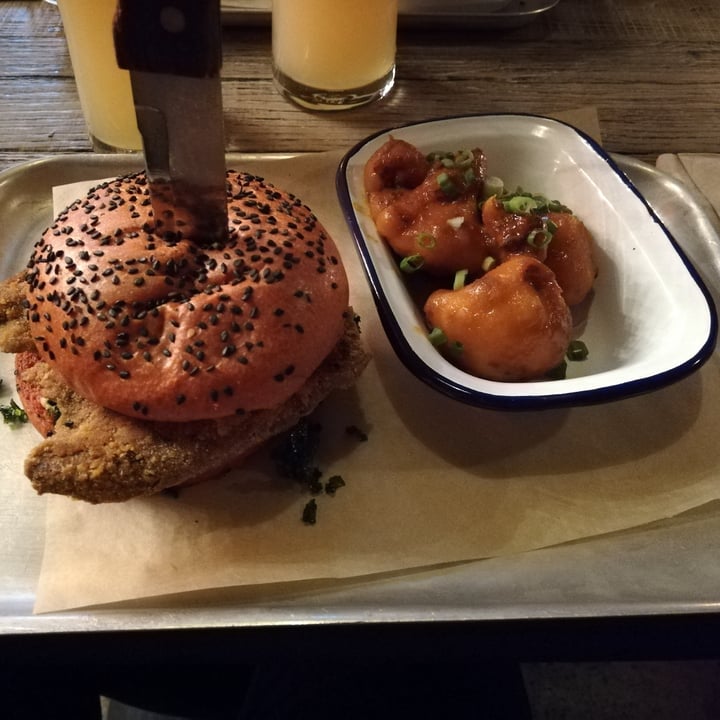 photo of BrewDog Outpost Dublin Vegan seitan burger shared by @alessiopucci on  09 Apr 2022 - review