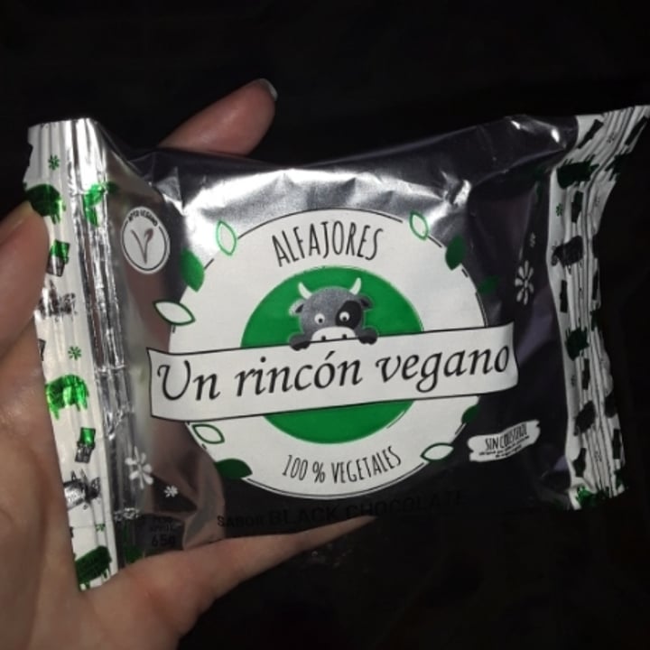 review photo of Un Rincón Vegano Alfajor Black Chocolate shared by @aldusita on 16 Apr 2021 - review