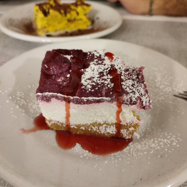 photo of Il Papiro Vegan Cheesecake ai frutti di bosco shared by @monica86 on  02 Sep 2022 - review
