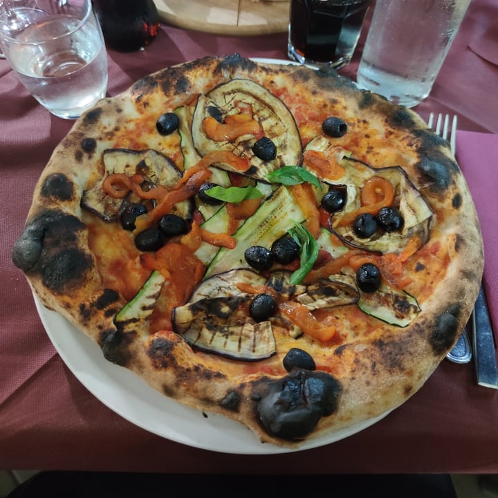 photo of Pizzeria Luna Rossa Pizza alle verdure shared by @va1en on  21 Jun 2022 - review