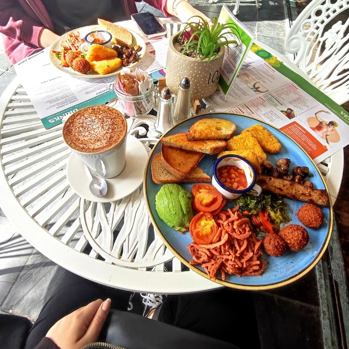 photo of Alcampo Lounge Big Vegan English Breakfast shared by @tiax on  12 Nov 2022 - review