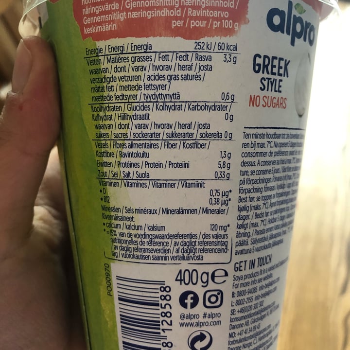photo of Alpro Yougurt shared by @fransaglietto on  10 Apr 2022 - review