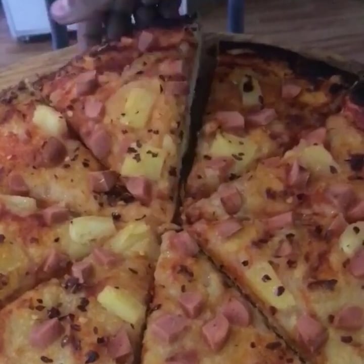 review photo of Pan D'Monium Chilpancingo Pizza hawaiana shared by @verogs0 on 27 Oct 2020 - review
