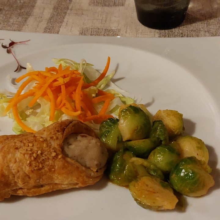 review photo of Ristorante Vegano Biologico La Lanterna cannolo salato shared by @annoukkk on 02 Nov 2022 - review