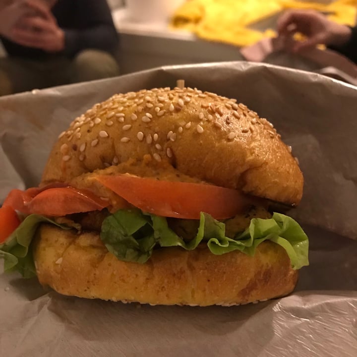 photo of Barcode Mitra Yellow Burger shared by @almostzerowaste on  18 Jan 2021 - review