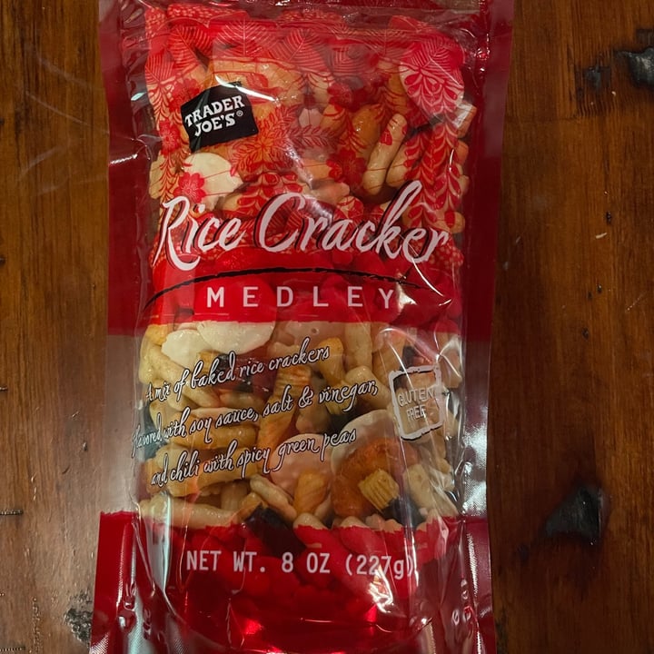 photo of Trader Joe's Rice Cracker Medley shared by @newkidontheblock on  18 Sep 2021 - review