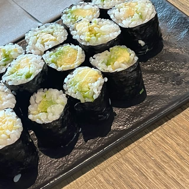 「avomaki」の料理の写真
