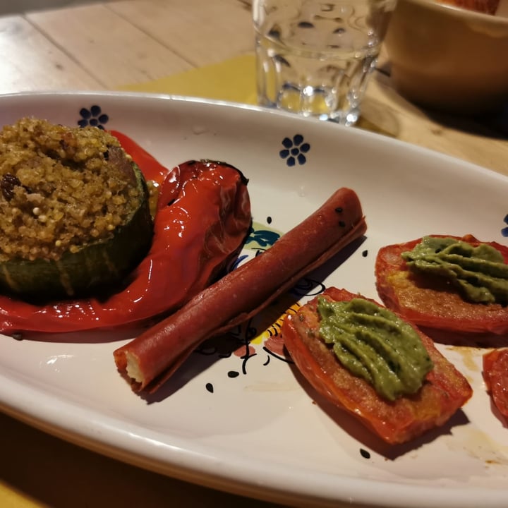 photo of Agriturismo Biologico Vegano Piccapane, Cutrofiano, Salento Tris Di Antipasti shared by @gerryhachi on  01 May 2022 - review