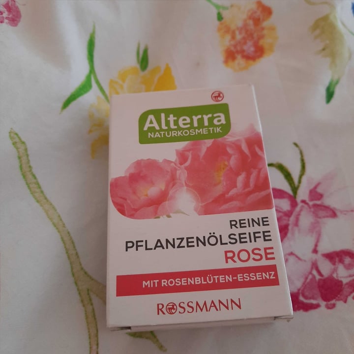 photo of Alterra Reine Pflanzenölseife Rose shared by @sandravi on  10 May 2020 - review