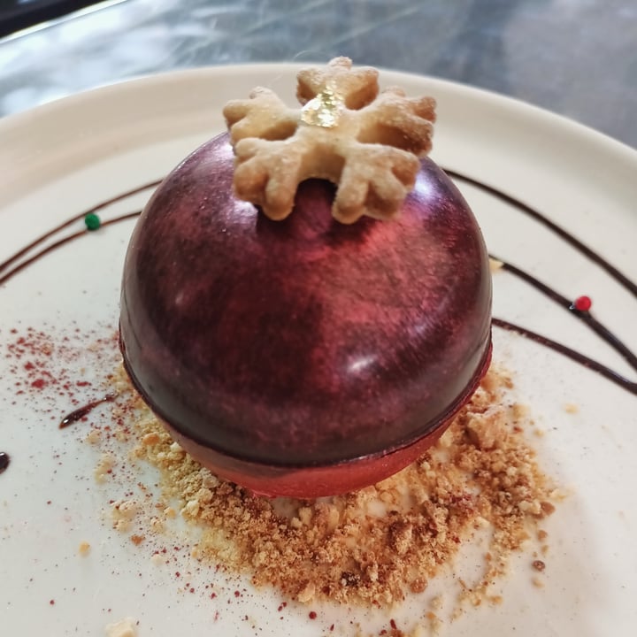 review photo of YOYU Esfera de chocolate rellena de helado shared by @virigf on 27 Dec 2021 - review