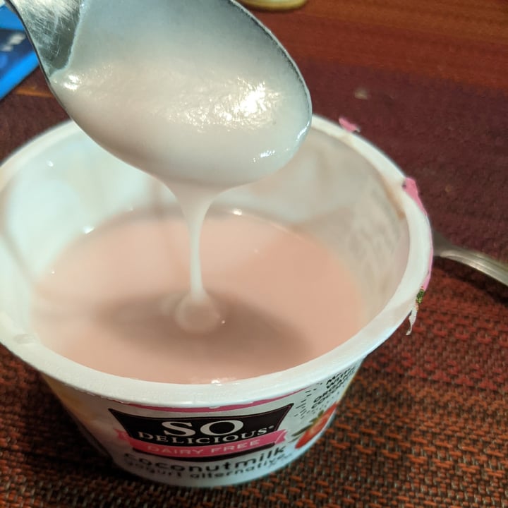 photo of So Delicious Dairy Free coconut yogurt strawberry & banana shared by @caseyveganforlife on  26 Nov 2022 - review