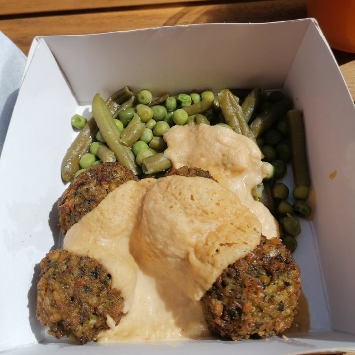 photo of Zazie Falafel Con Hummus Piselli E Fagiolini shared by @anitacampana on  13 Apr 2022 - review