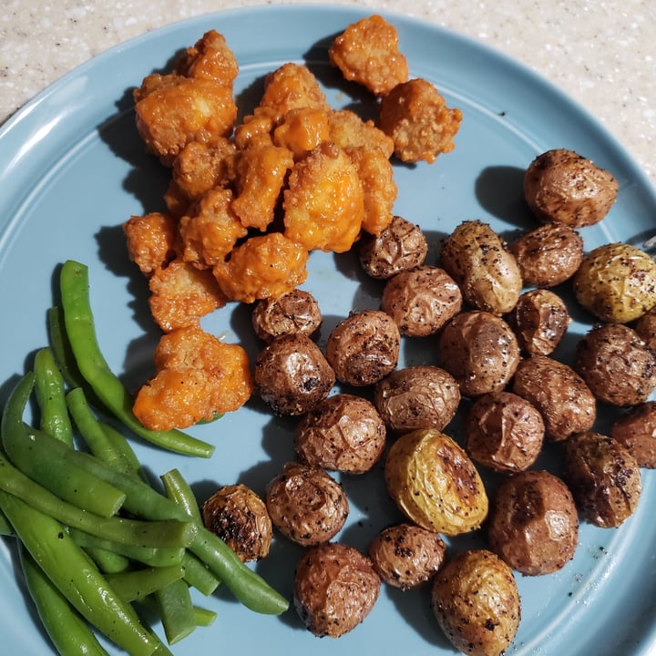 photo of Wholly veggie Buffalo Cauliflower Wings shared by @jenicalyonclapsaddle on  07 Nov 2021 - review