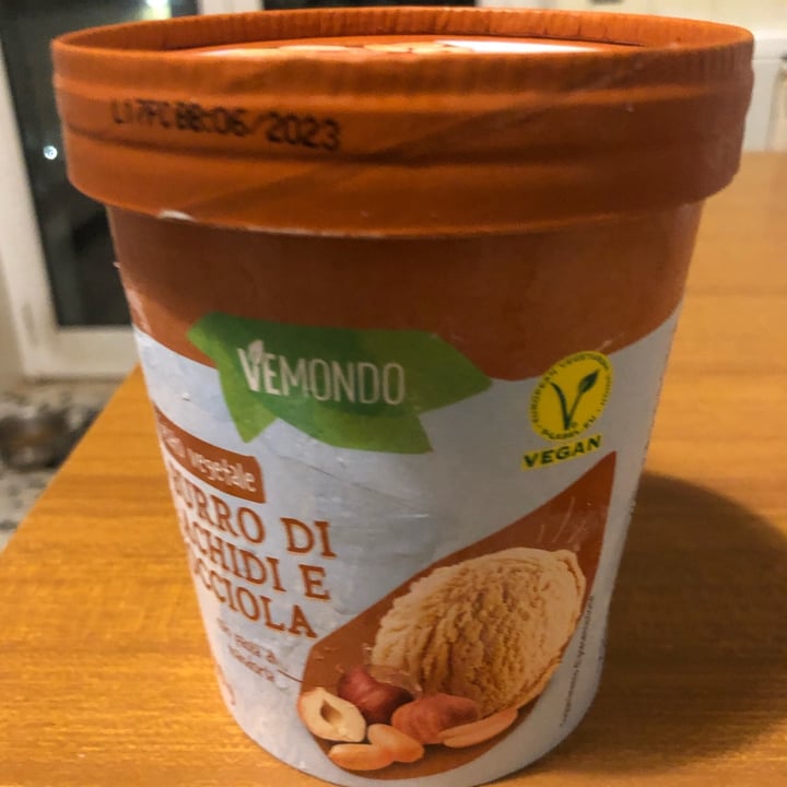 photo of Vemondo Gelato al burro di arachidi e nocciola shared by @dulcis2008 on  26 Jan 2022 - review