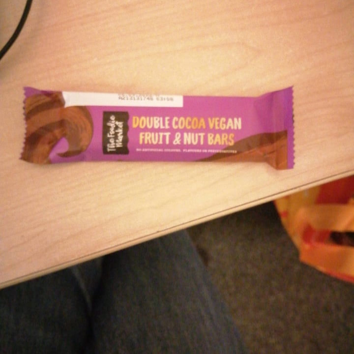 photo of The Foodie Market Double cocoa vegan fruit and Nut Bar shared by @nutrititionalbeast on  11 Feb 2022 - review