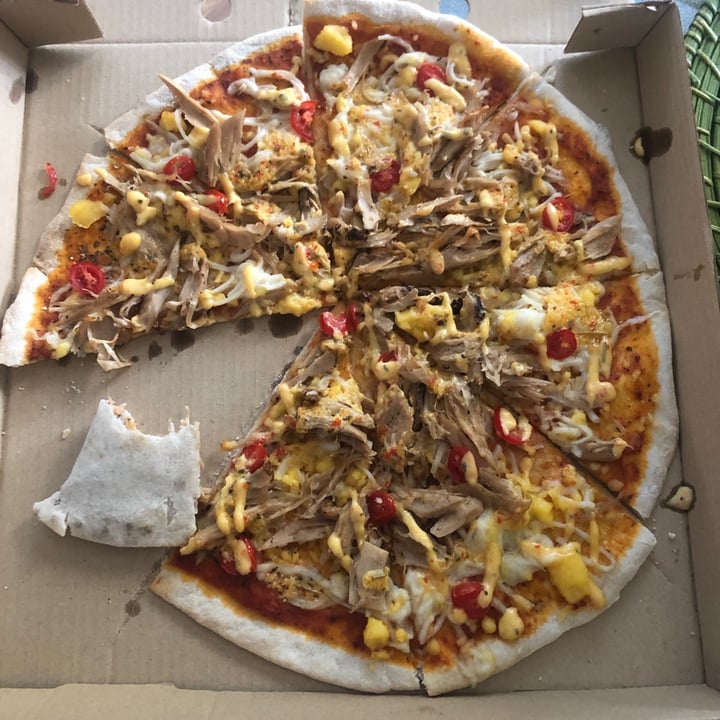 photo of Vegan Street Food ZA Chickless Mayo Pizza shared by @mothercitymatt on  21 Jan 2021 - review