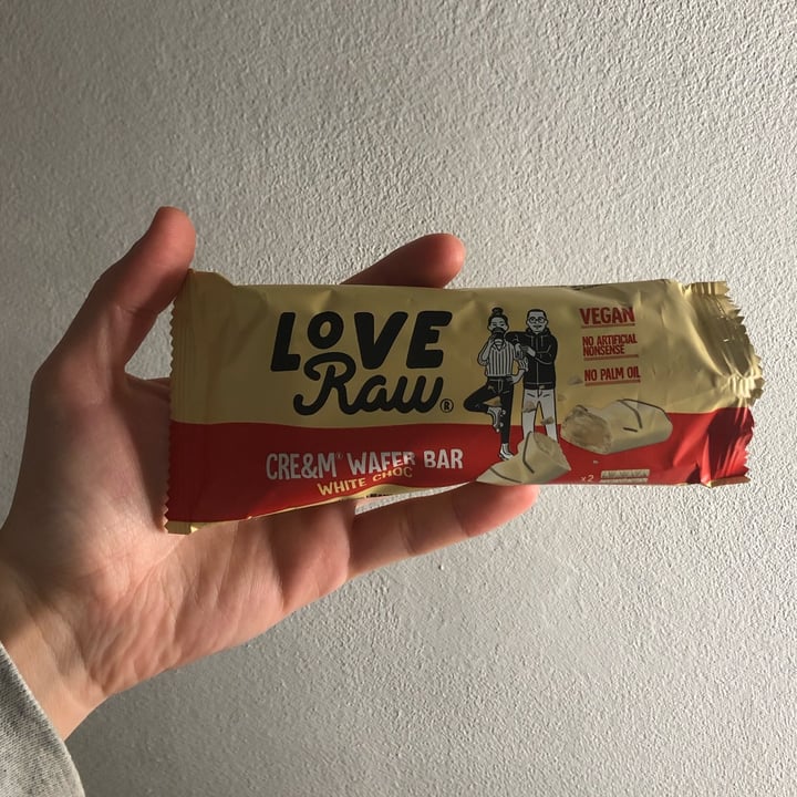 review photo of LoveRaw Cre&m Wafer Bar White Choc shared by @mariagrauc on 04 Dec 2021 - review