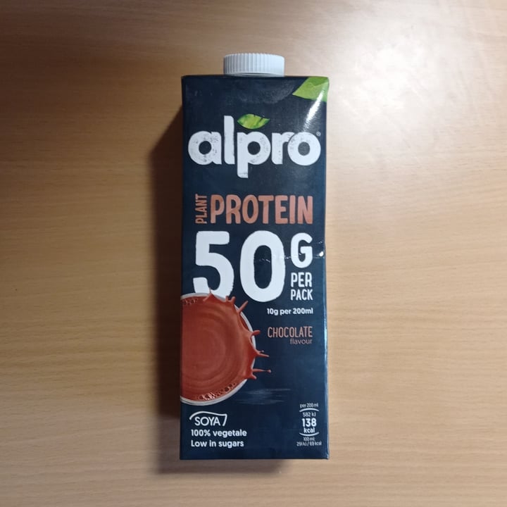 photo of Alpro Latte di soia al cioccolato 50 gr proteine shared by @gensenku on  06 May 2022 - review
