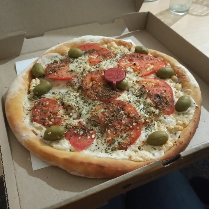 photo of Olivia Pizzas & Empanadas Pizza Napolitana shared by @agusmayer on  04 Feb 2021 - review