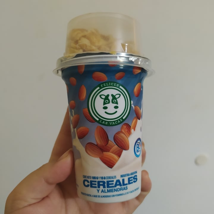 photo of Felices Las Vacas Yogurt de Almendras con Cereales shared by @madamlestrange on  21 Jul 2022 - review