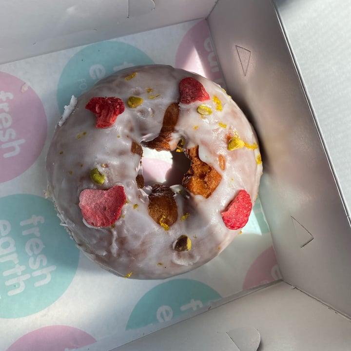 review photo of Fresh Earth Food Store Festive Doughnut shared by @kimehra on 21 Nov 2022 - review