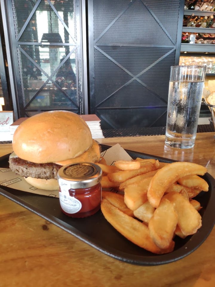photo of Bread Street Kitchen Singapore The Impossible Burger shared by @simhazel on  12 Mar 2019 - review