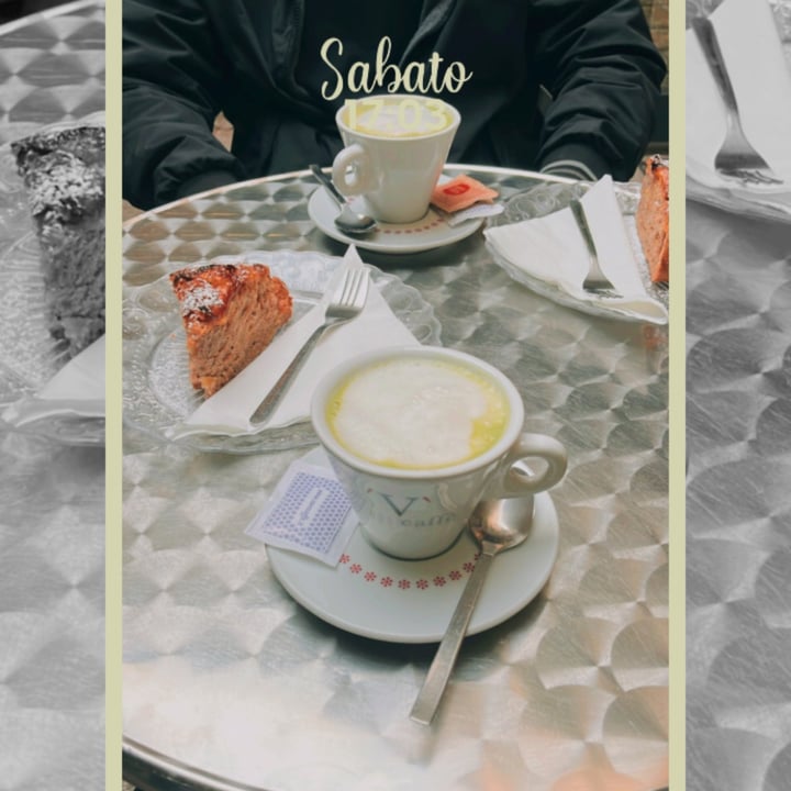 photo of Tea Room Beatrice Torta di mele e cannella~ plus Matcha cappuccino al latte di soia shared by @davideux on  30 Oct 2021 - review