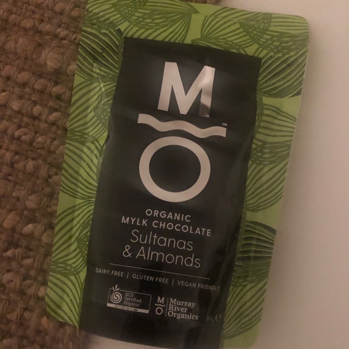 photo of Murray River Organics Organic Mylk Chocolate Sultanas & Almonds shared by @katharinaz on  25 Aug 2021 - review