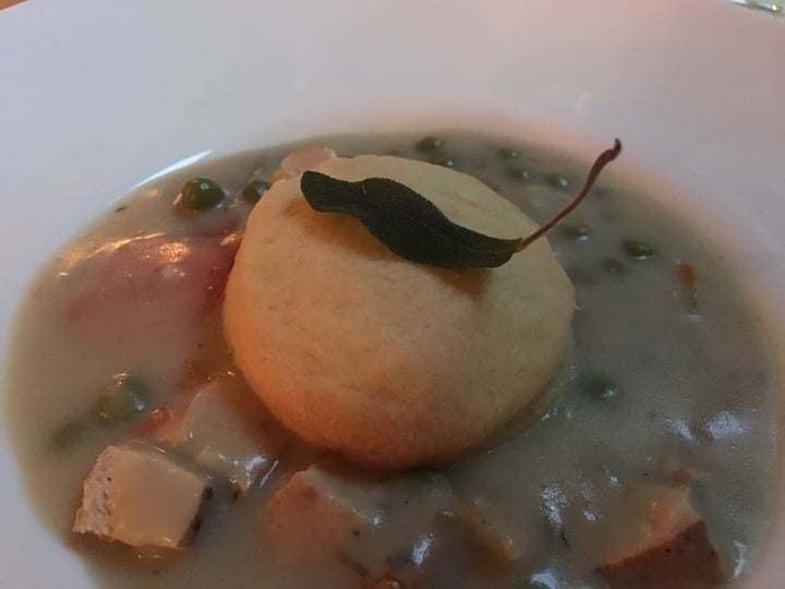 review photo of P.S. Kitchen “Chicken” pot pie shared by @happyfluffyvegan on 08 Mar 2019 - review