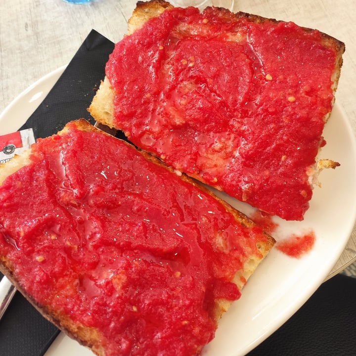 photo of Bar Cafetería "Santiago" Tostada De Tomate shared by @fedes on  02 Aug 2022 - review