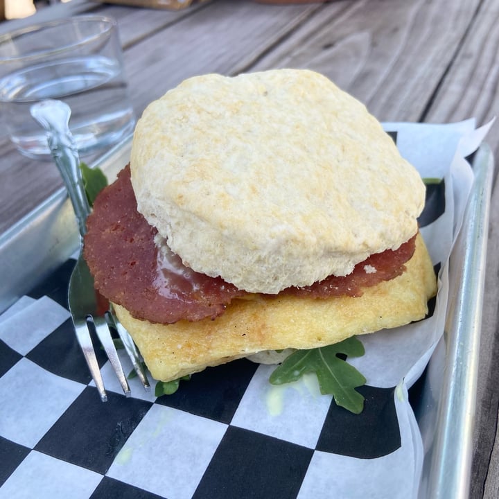 photo of Woodhouse Bakery + Coffee Shop ham, egg and cheese biscuit shared by @vfct on  15 Jul 2022 - review