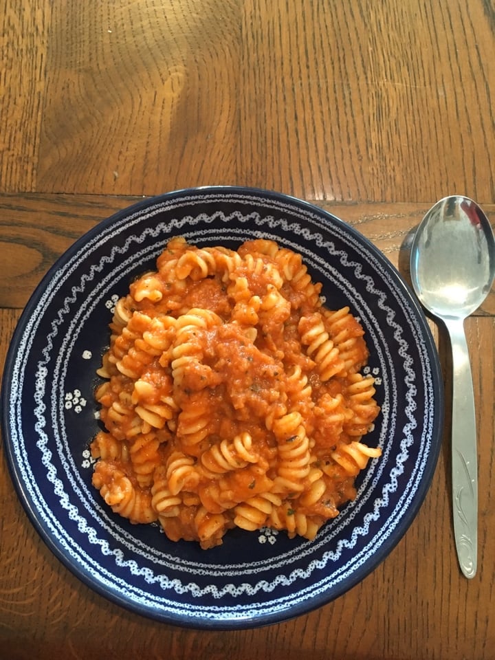 photo of Hiel - vegetarische Feinkost Seitan Bolognese shared by @ichkannvegan on  12 Apr 2020 - review