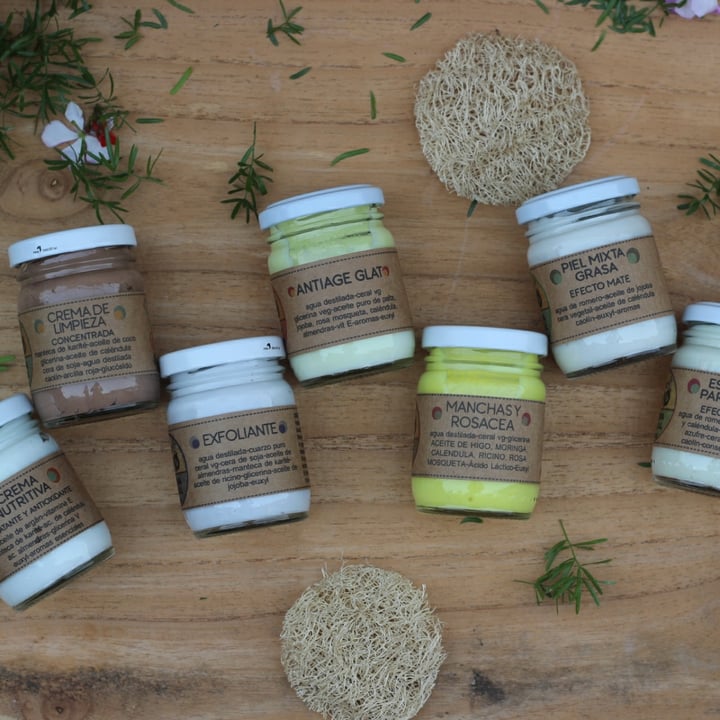 photo of Natural Frø Crema Facial shared by @aloeba on  06 Nov 2020 - review