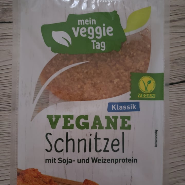 photo of Mein Veggie Tag Vegane Schnitzel klassik shared by @camilaraota on  29 Aug 2022 - review