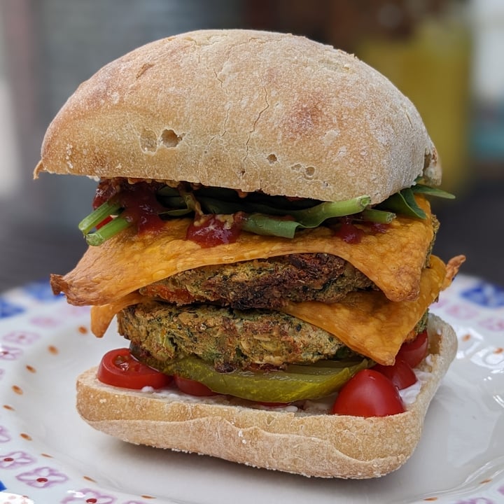 photo of Earth Grown Veggie Burger shared by @iszy on  17 Sep 2022 - review