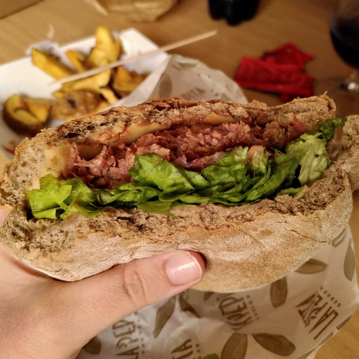 photo of La Pepita Hamburguesa vegana shared by @miriamqtt on  14 Mar 2021 - review