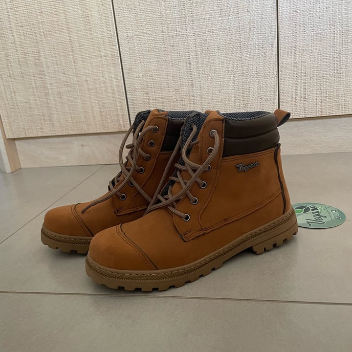 photo of Vegano Shoes Bota Naturale Soft Ocre shared by @giimartinelli on  29 Jun 2022 - review
