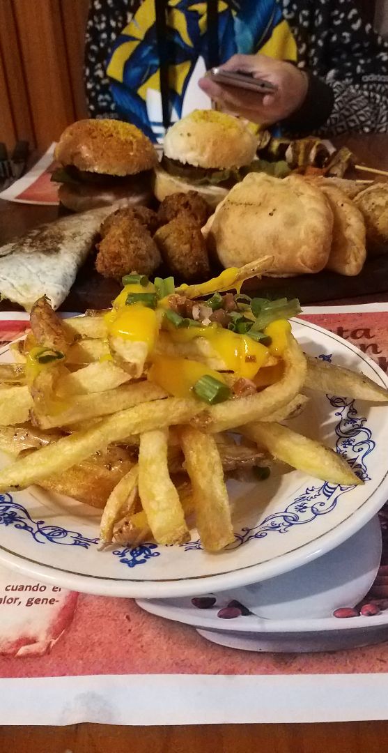 review photo of Panadería DyD Papas Con Cheddar shared by @emilceebgr on 07 Apr 2020 - review