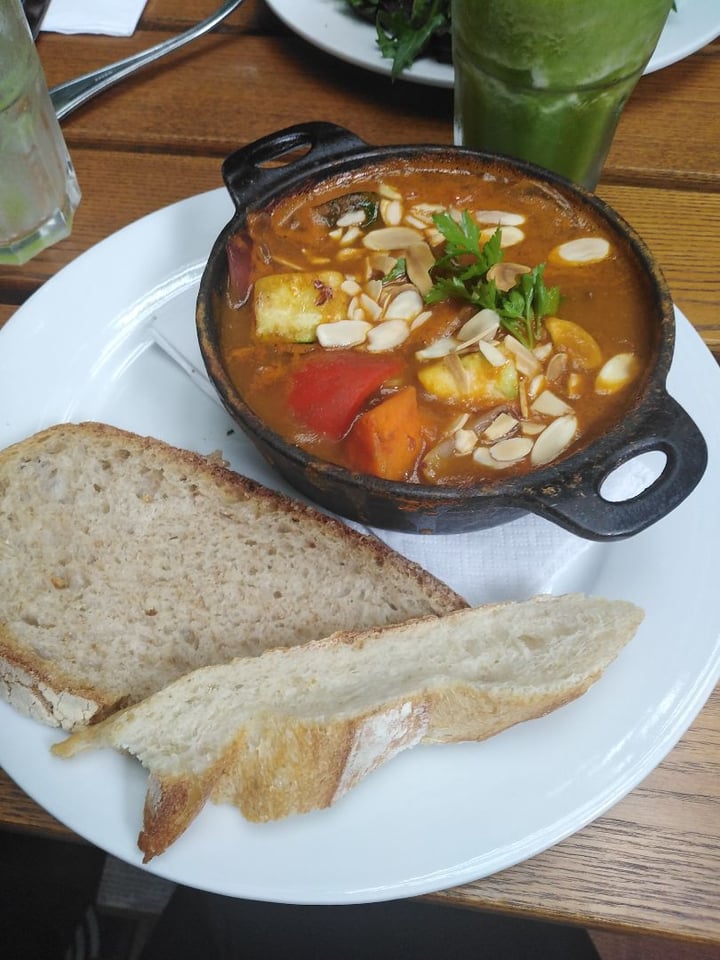 review photo of Le Pain Quotidien Estofado De Lentejas Con Almendras shared by @linsa23 on 25 Dec 2019 - review