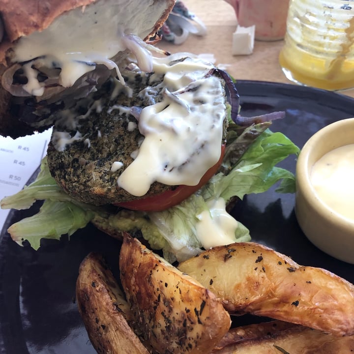 photo of Lexi's Healthy Eatery Warrior Burger shared by @mimi2308 on  30 May 2021 - review