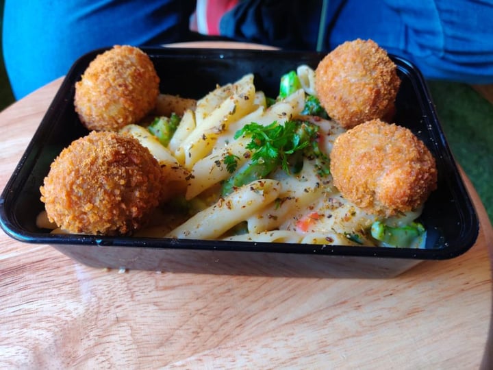 photo of Love Bite Cafe & Diner Vegan Creamy Pasta With Vegan Meatballs shared by @veganvikram on  28 Jan 2020 - review