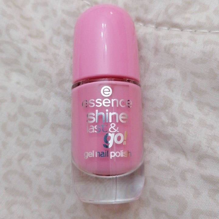 review photo of Essence Shine Last & Go! Gel Nail Polish shared by @desyc on 08 Oct 2021 - review