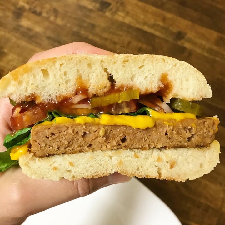 photo of Tofurky Plant-based Burger shared by @broccolirobe on  04 Aug 2020 - review