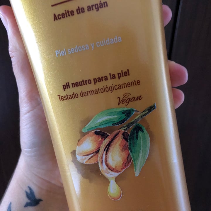 photo of Cien Gel de baño Argán shared by @anaiturrizar on  17 Dec 2021 - review