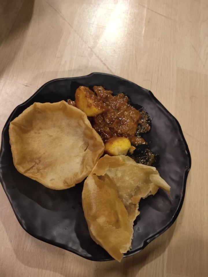 photo of Ubuntu Community - The Vegan Cafe Luchi & mock meat shared by @dsayan32 on  04 Feb 2020 - review