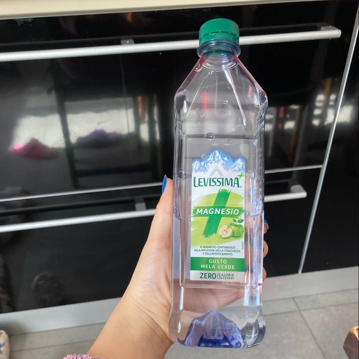 photo of Levissima Acqua gusto mela verde shared by @margh3r1ta on  23 Jan 2022 - review